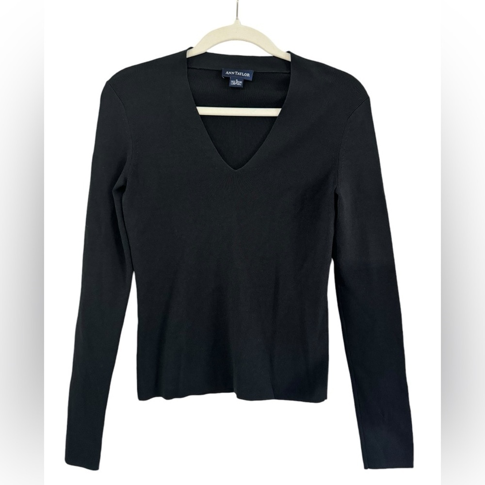Ann Taylor Ribbed Long-Sleeves V-Neck Blouse, Small - Picture 6 of 8
